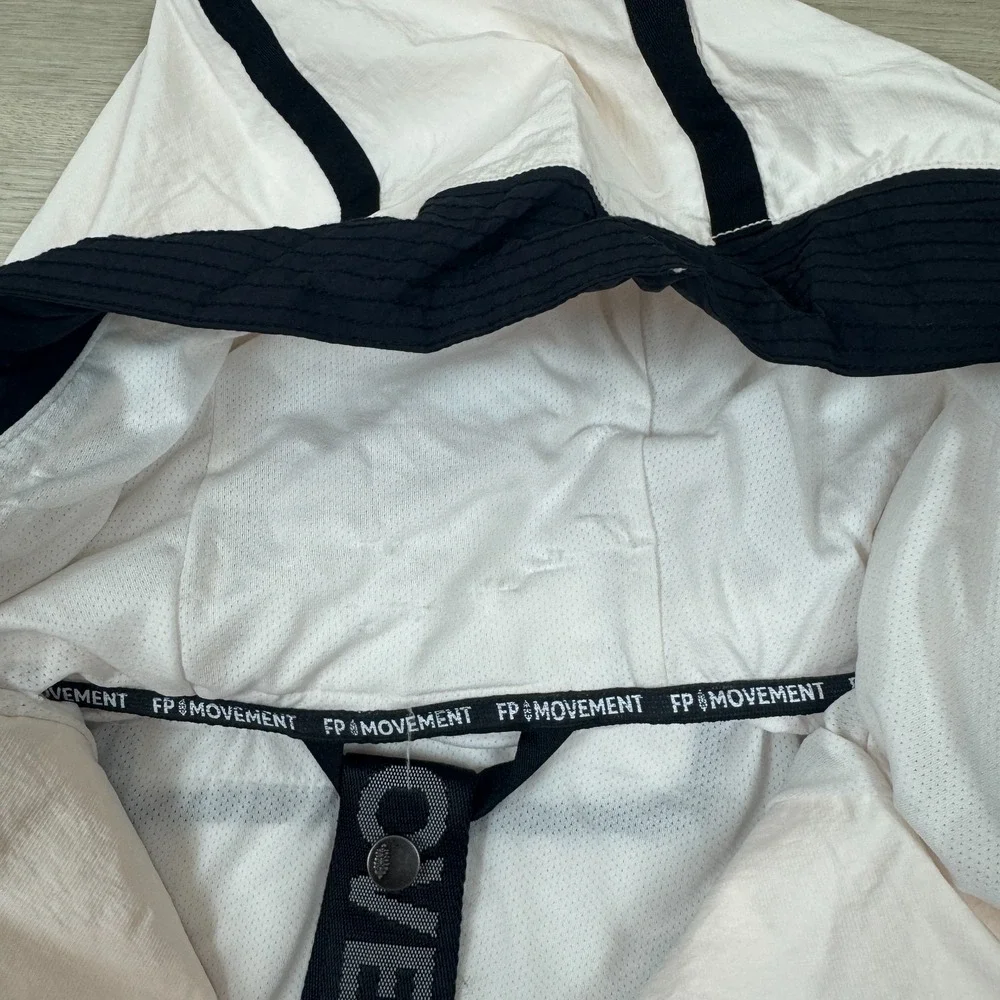 Free People‎ Movement Peace Out Backpack Parachute Parka Size XS/S White